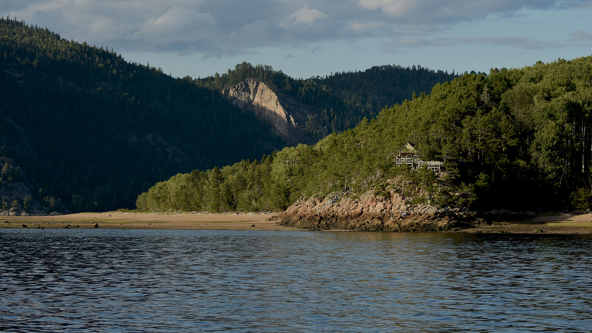 Photo de la Baie Saint-Marguerite, montrant le belvédère d'observation.